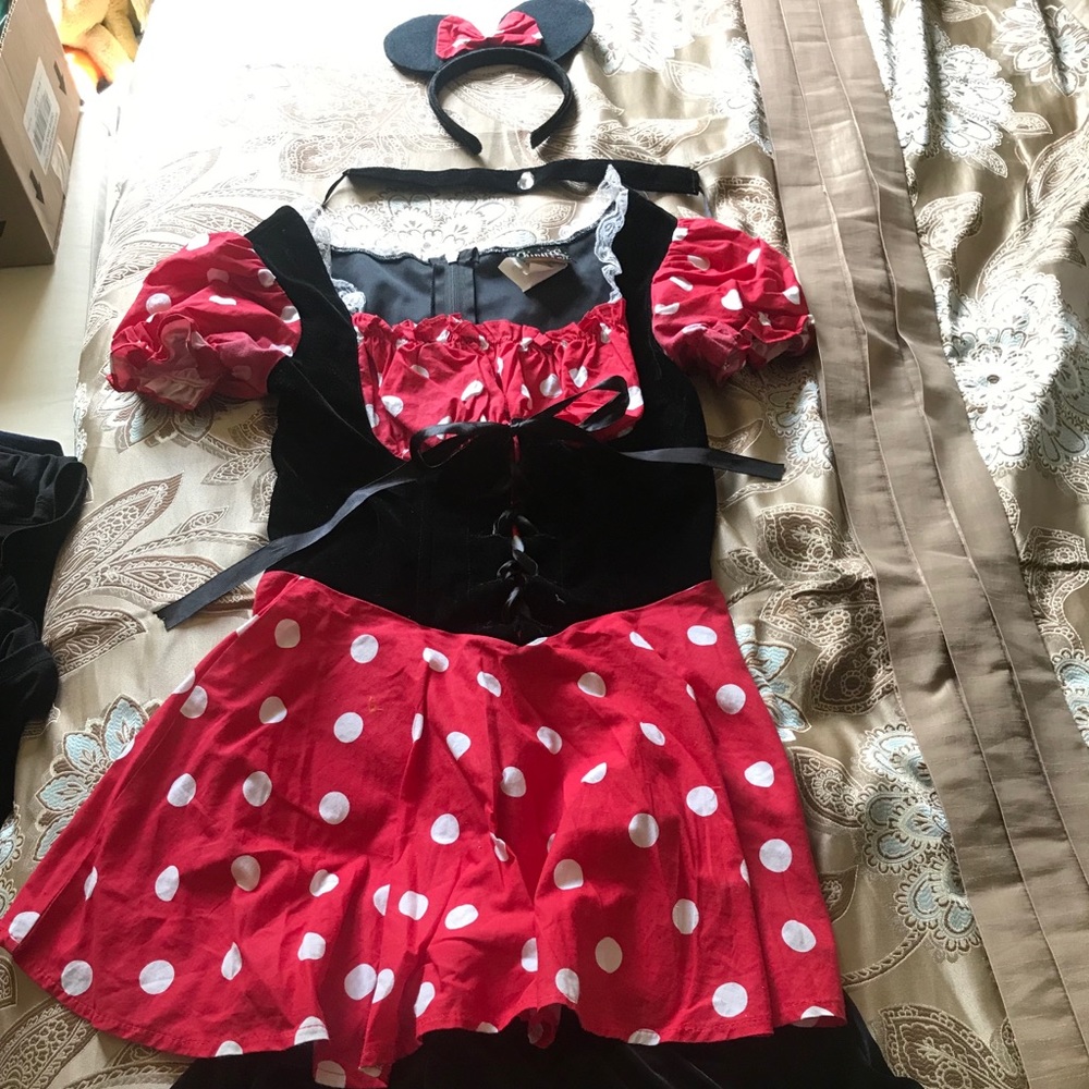 Minnie Mouse Halloween costume